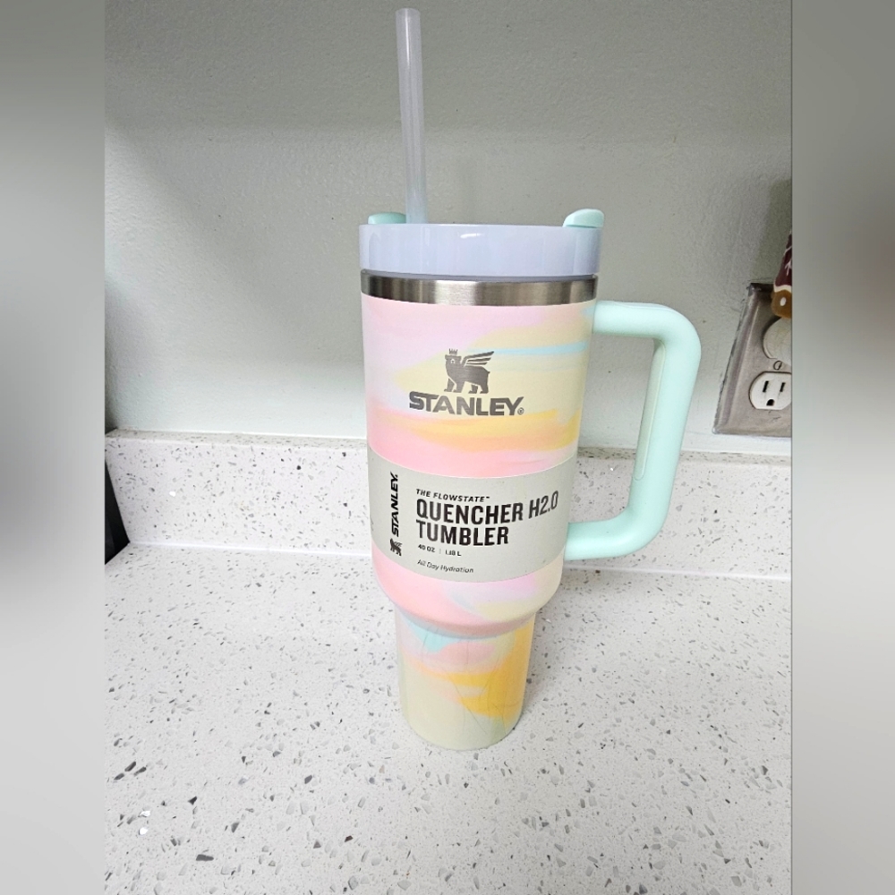 Marble Stanley Quencher 40 oz - Picture 1 of 3